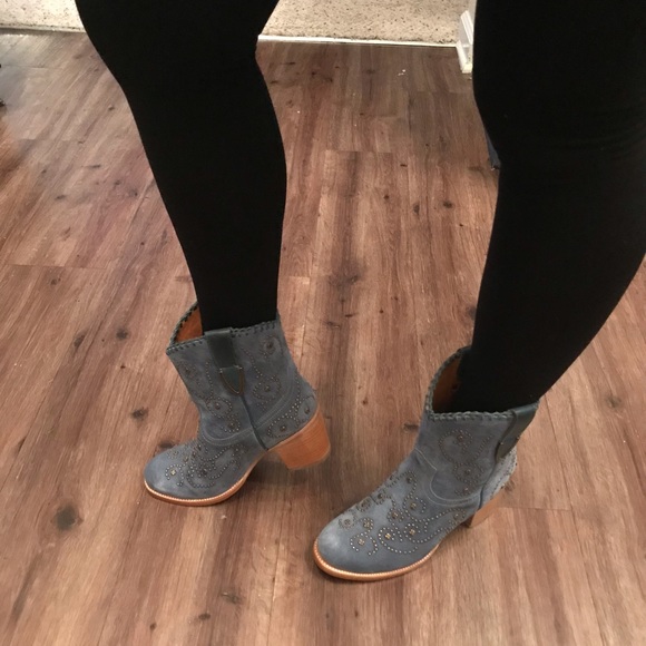 😍Frye Studded Boots😍 - Picture 8 of 8